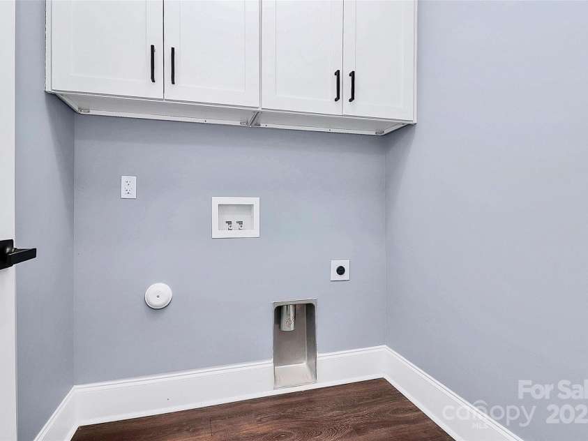 6519 Pargo Road, Charlotte, NC 28216.  MLS# CAR4331228, YatesRealty ID 2004. 