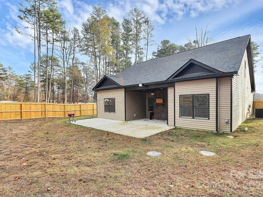 6519 Pargo Road, Charlotte, NC 28216.  MLS# CAR4331228, YatesRealty ID 2004. 