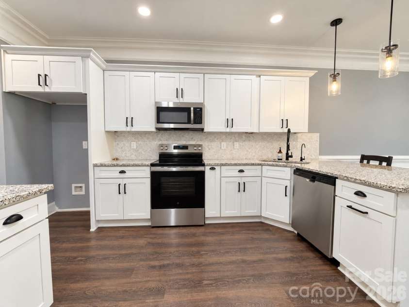 6519 Pargo Road, Charlotte, NC 28216.  MLS# CAR4433799, YatesRealty ID 2004. 
