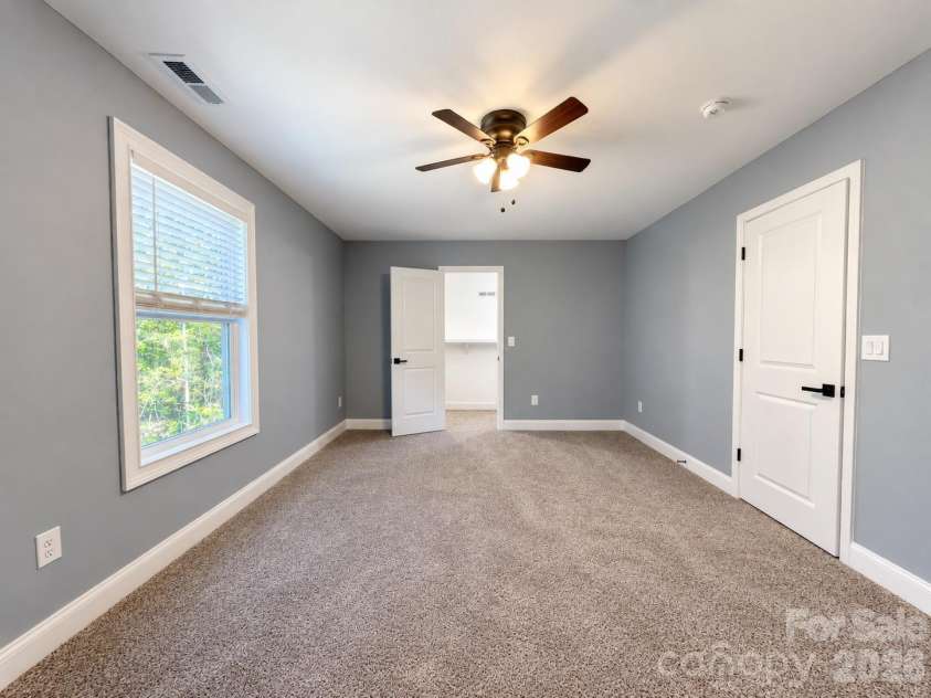 6519 Pargo Road, Charlotte, NC 28216.  MLS# CAR4433799, YatesRealty ID 2004. 