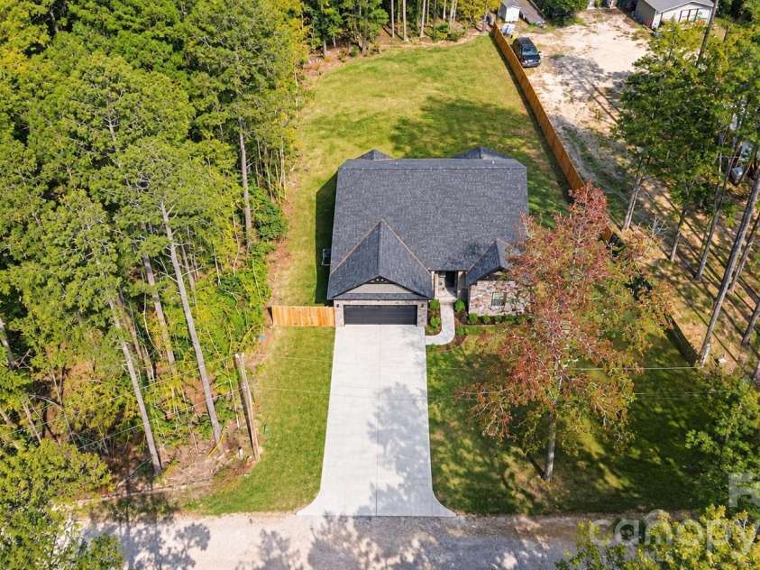 6519 Pargo Road, Charlotte, NC 28216.  MLS# CAR4433799, YatesRealty ID 2004. 