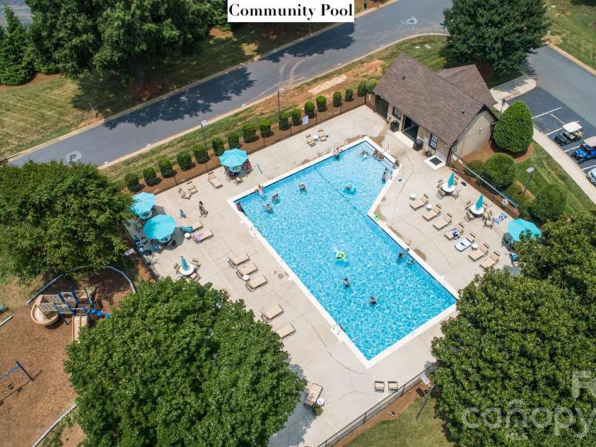 186 Southhaven Drive, Mooresville, NC 28117.  MLS# CAR4375384, YatesRealty ID 20040. 