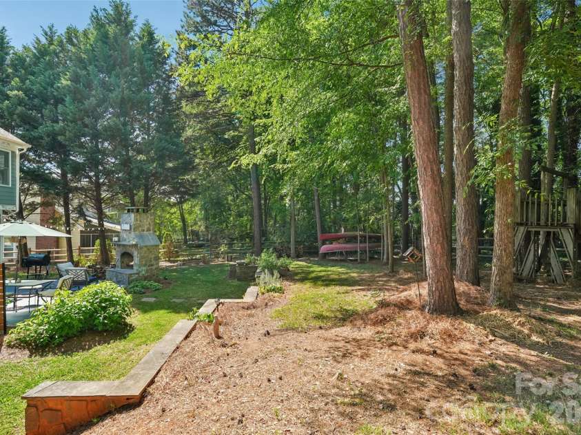 186 Southhaven Drive, Mooresville, NC 28117.  MLS# CAR4375384, YatesRealty ID 20040. 