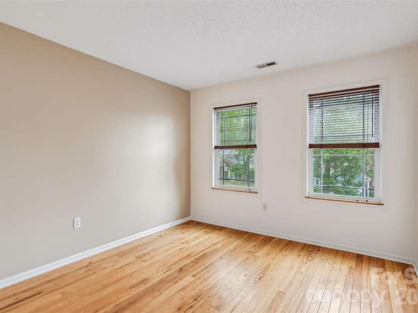 186 Southhaven Drive, Mooresville, NC 28117.  MLS# CAR4375384, YatesRealty ID 20040. 
