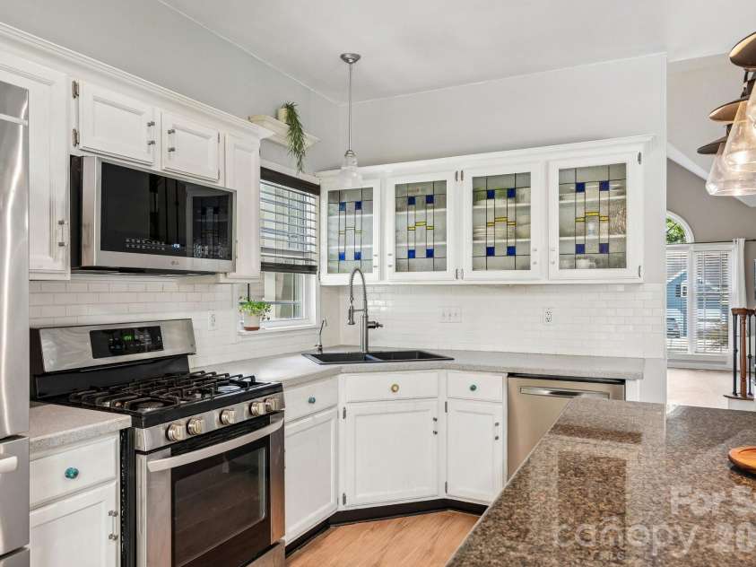 186 Southhaven Drive, Mooresville, NC 28117.  MLS# CAR4375384, YatesRealty ID 20040. 
