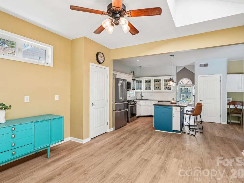 186 Southhaven Drive, Mooresville, NC 28117.  MLS# CAR4375384, YatesRealty ID 20040. 
