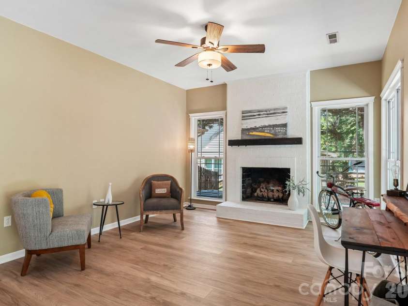 186 Southhaven Drive, Mooresville, NC 28117.  MLS# CAR4375384, YatesRealty ID 20040. 
