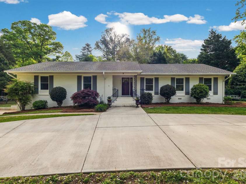 504 Fairway Drive, Fort Mill, SC 29715.  MLS# CAR4377478, YatesRealty ID 20041. 