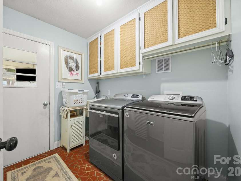 504 Fairway Drive, Fort Mill, SC 29715.  MLS# CAR4377478, YatesRealty ID 20041. 