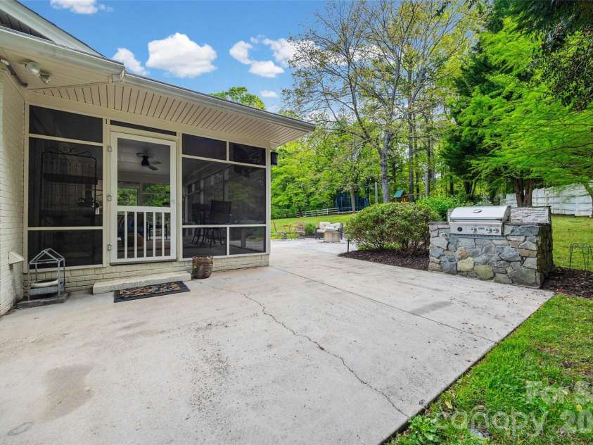 504 Fairway Drive, Fort Mill, SC 29715.  MLS# CAR4377478, YatesRealty ID 20041. 