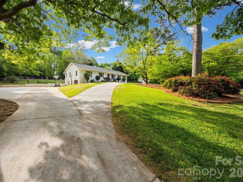 504 Fairway Drive, Fort Mill, SC 29715.  MLS# CAR4377478, YatesRealty ID 20041. 