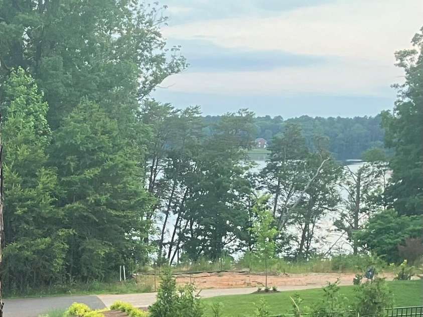 15250 Windward Lane, Lancaster, SC 29720.  MLS# CAR4267968, YatesRealty ID 20042. 