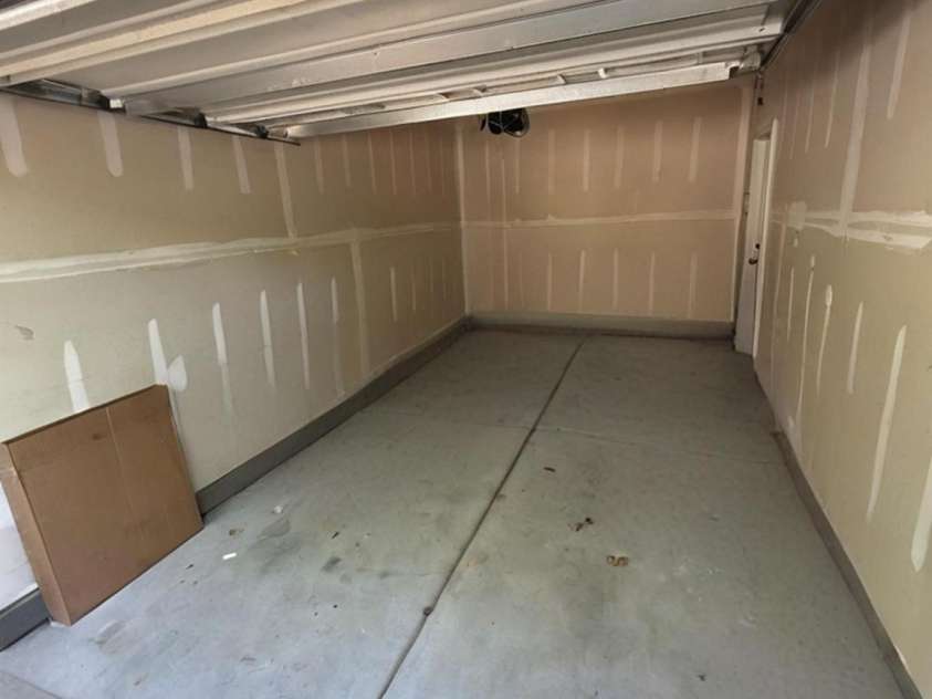 2752 Sawbridge Lane, Gastonia, NC 28056.  MLS# CAR4249063, YatesRealty ID 20043. Garage