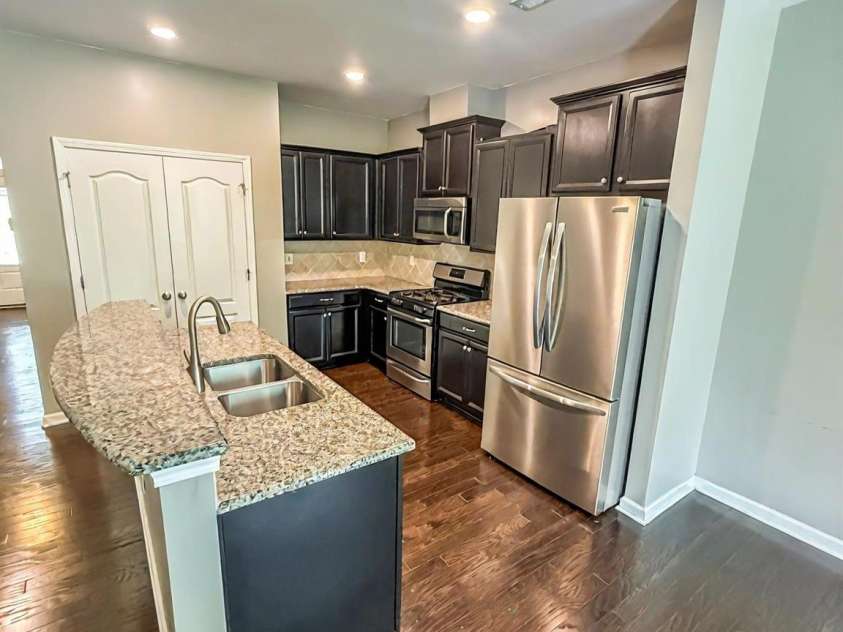 2752 Sawbridge Lane, Gastonia, NC 28056.  MLS# CAR4249063, YatesRealty ID 20043. Kitchen