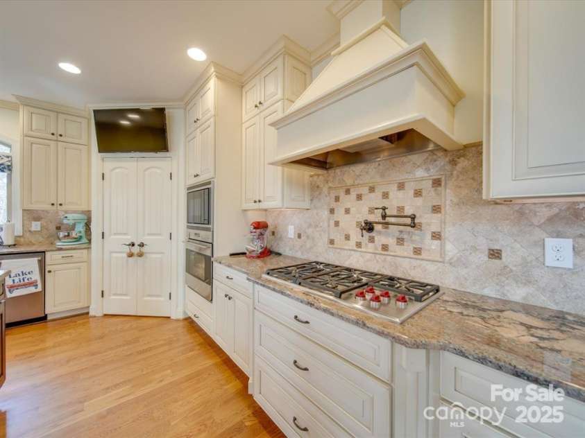 1140 Inlet Pointe Road, Salisbury, NC 28146.  MLS# CAR4312052, YatesRealty ID 20045. 