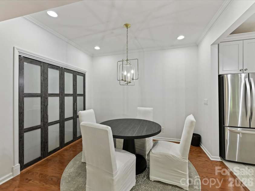 1014 Queens Road, Charlotte, NC 28207.  MLS# CAR4374904, YatesRealty ID 20046. 