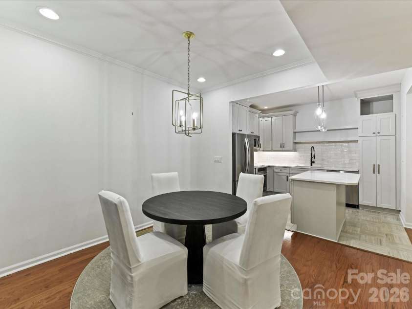 1014 Queens Road, Charlotte, NC 28207.  MLS# CAR4374904, YatesRealty ID 20046. 