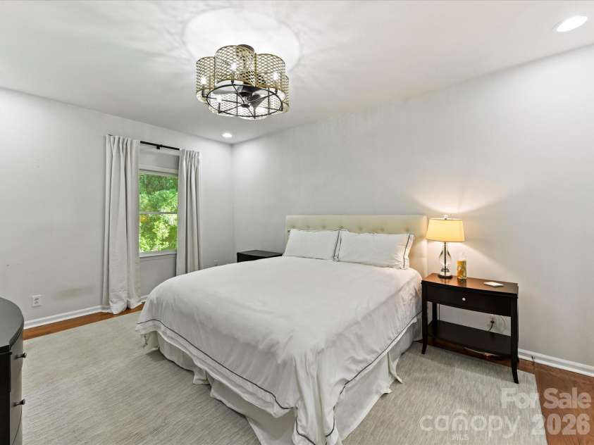 1014 Queens Road, Charlotte, NC 28207.  MLS# CAR4374904, YatesRealty ID 20046. 