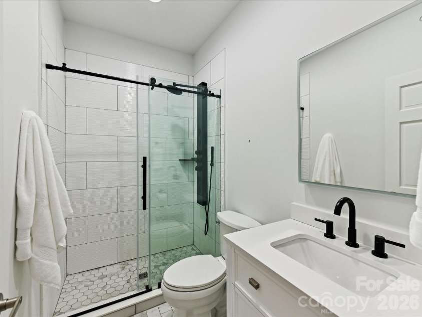 1014 Queens Road, Charlotte, NC 28207.  MLS# CAR4374904, YatesRealty ID 20046. 