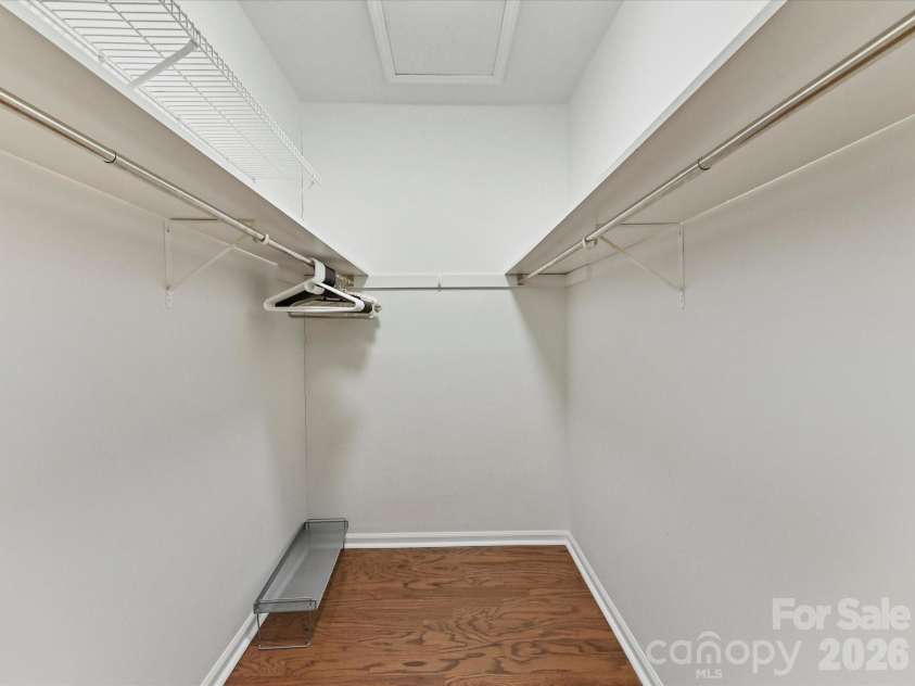 1014 Queens Road, Charlotte, NC 28207.  MLS# CAR4374904, YatesRealty ID 20046. 