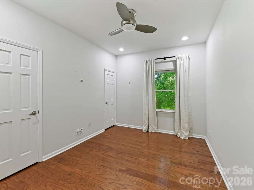 1014 Queens Road, Charlotte, NC 28207.  MLS# CAR4374904, YatesRealty ID 20046. 
