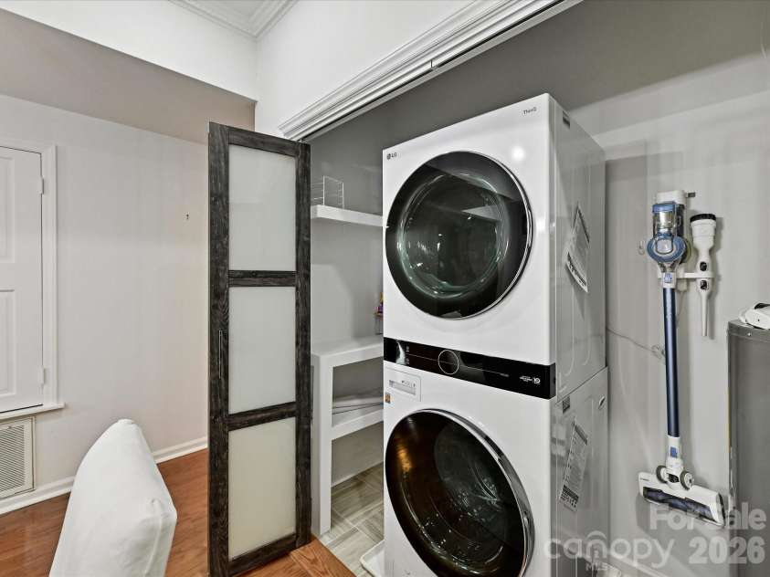 1014 Queens Road, Charlotte, NC 28207.  MLS# CAR4374904, YatesRealty ID 20046. 