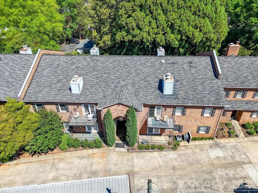 1014 Queens Road, Charlotte, NC 28207.  MLS# CAR4374904, YatesRealty ID 20046. 