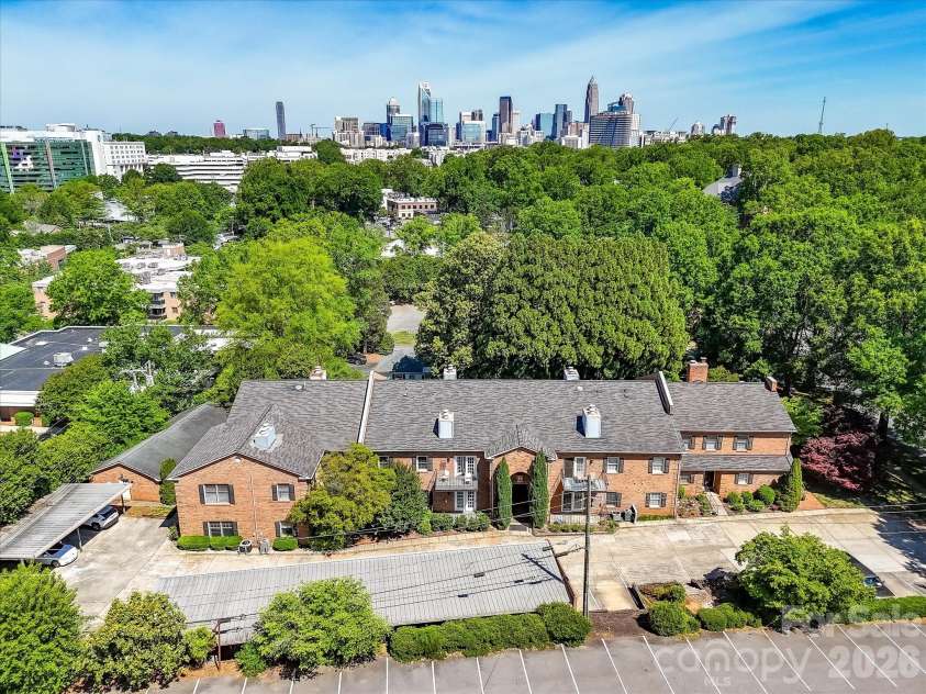 1014 Queens Road, Charlotte, NC 28207.  MLS# CAR4374904, YatesRealty ID 20046. 