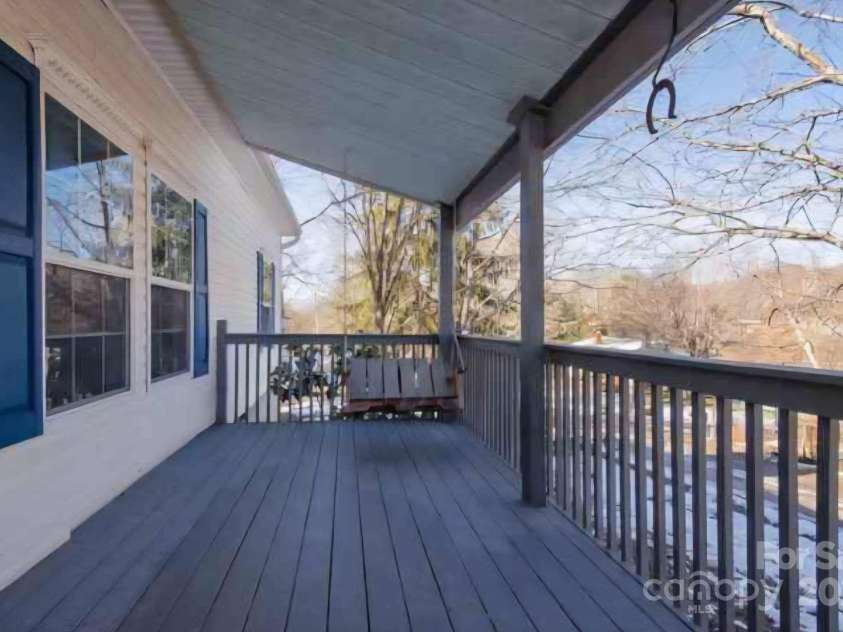 9 Everwood Drive, Candler, NC 28715.  MLS# CAR4269275, YatesRealty ID 20048. 