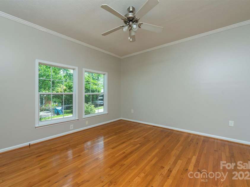 9 Everwood Drive, Candler, NC 28715.  MLS# CAR4269275, YatesRealty ID 20048. Primary bedroom