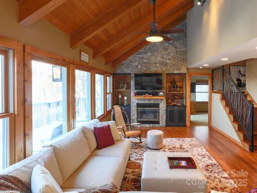 71 Ivy Ridge Road, Burnsville, NC 28714.  MLS# CAR4270040, YatesRealty ID 20049. 