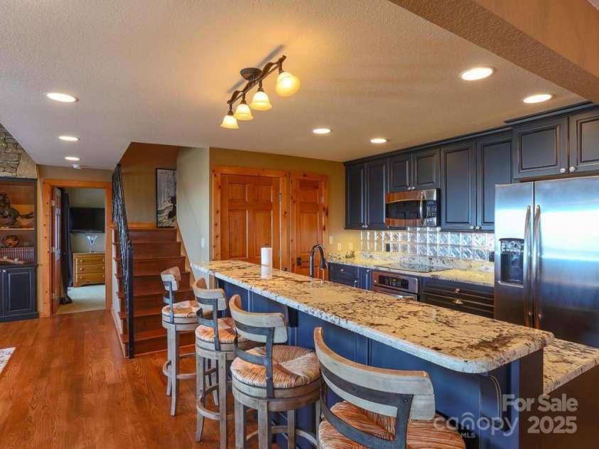 71 Ivy Ridge Road, Burnsville, NC 28714.  MLS# CAR4270040, YatesRealty ID 20049. 