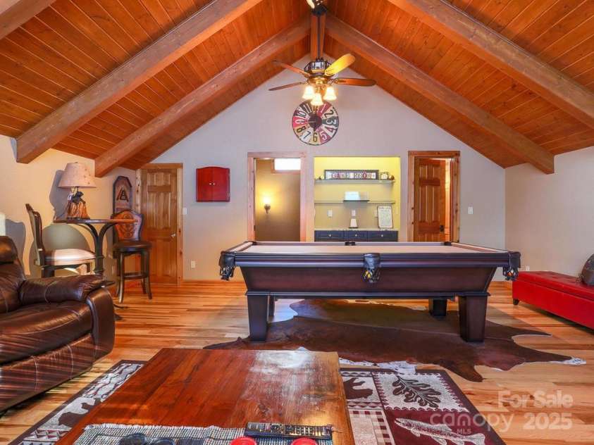 71 Ivy Ridge Road, Burnsville, NC 28714.  MLS# CAR4270040, YatesRealty ID 20049. 