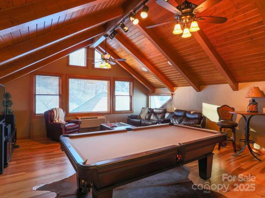 71 Ivy Ridge Road, Burnsville, NC 28714.  MLS# CAR4270040, YatesRealty ID 20049. 
