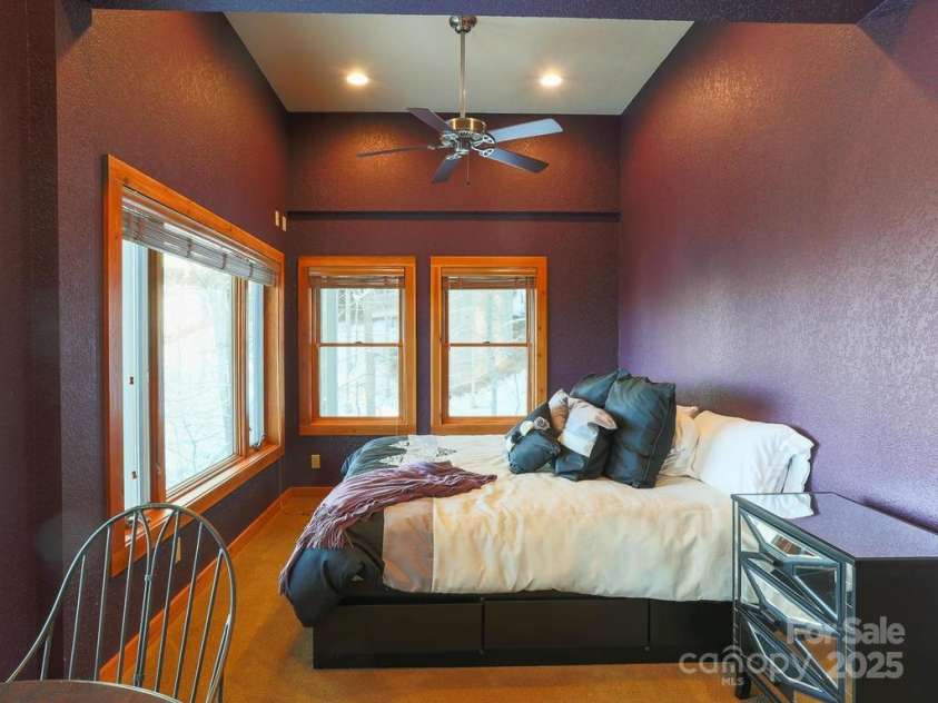 71 Ivy Ridge Road, Burnsville, NC 28714.  MLS# CAR4270040, YatesRealty ID 20049. 