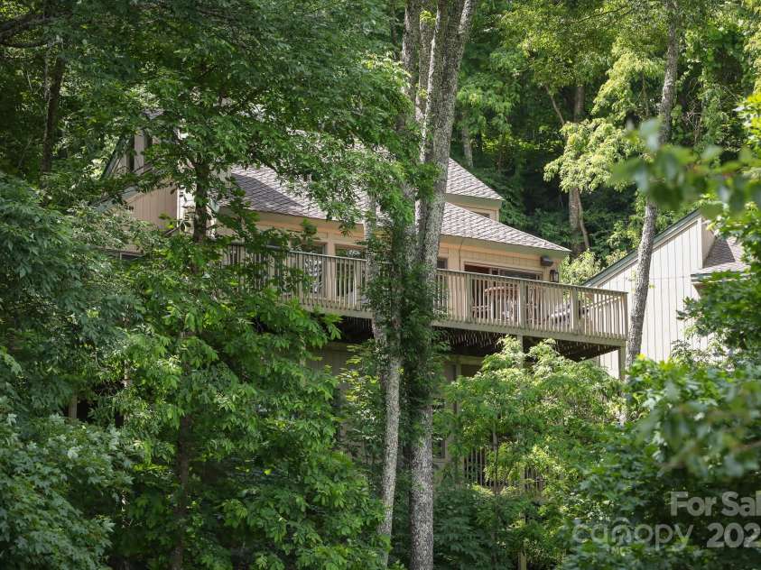 71 Ivy Ridge Road, Burnsville, NC 28714.  MLS# CAR4270040, YatesRealty ID 20049. 