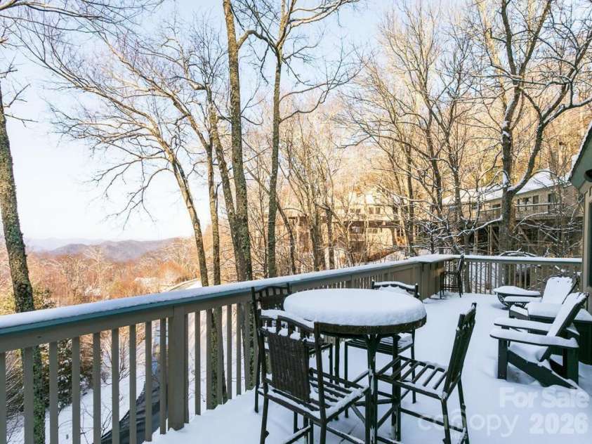 71 Ivy Ridge Road, Burnsville, NC 28714.  MLS# CAR4334106, YatesRealty ID 20049. 