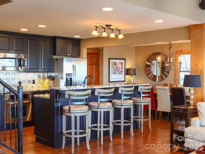 71 Ivy Ridge Road, Burnsville, NC 28714.  MLS# CAR4334106, YatesRealty ID 20049. 