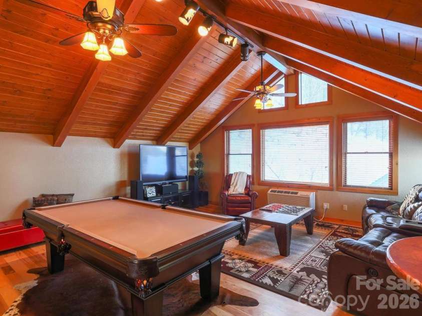 71 Ivy Ridge Road, Burnsville, NC 28714.  MLS# CAR4334106, YatesRealty ID 20049. 