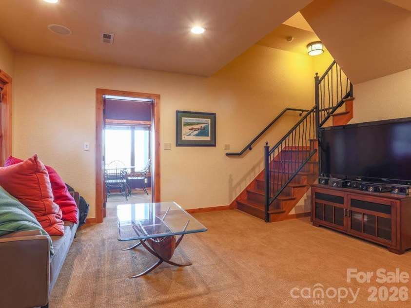 71 Ivy Ridge Road, Burnsville, NC 28714.  MLS# CAR4334106, YatesRealty ID 20049. 