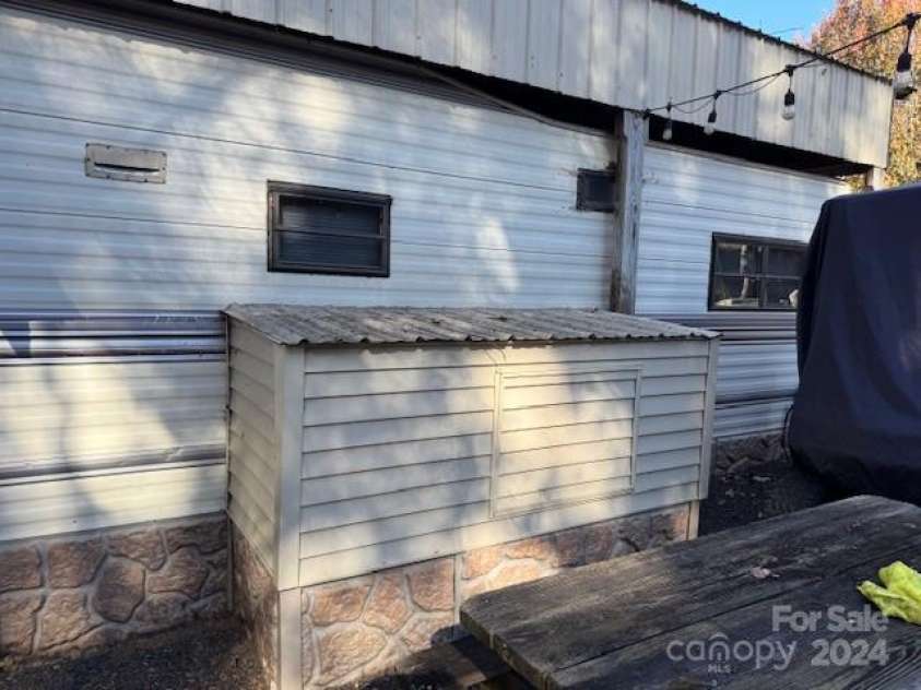 101 Lake View Drive, Mount Gilead, NC 27306.  MLS# CAR4205809, YatesRealty ID 2005. 