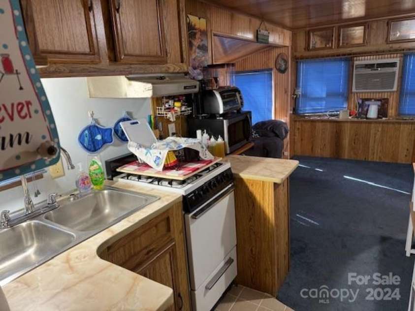 101 Lake View Drive, Mount Gilead, NC 27306.  MLS# CAR4205809, YatesRealty ID 2005. 