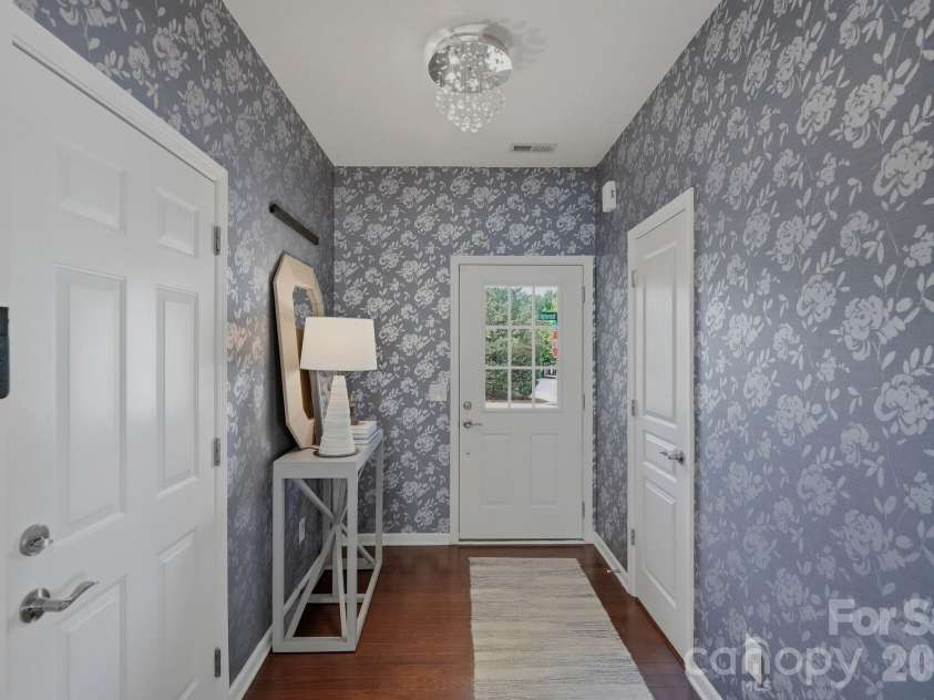 2403 Diplomat Lane, Charlotte, NC 28210.  MLS# CAR4387067, YatesRealty ID 2005. 