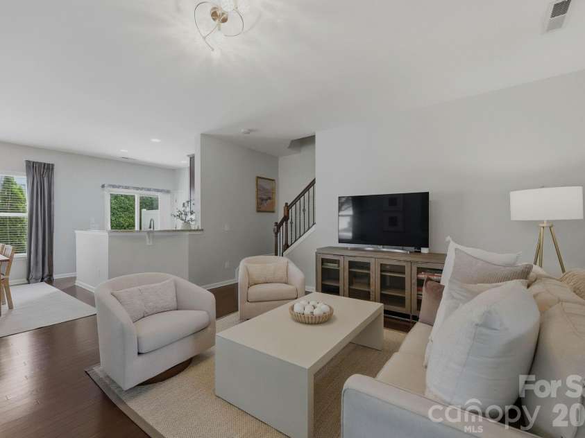 2403 Diplomat Lane, Charlotte, NC 28210.  MLS# CAR4387067, YatesRealty ID 2005. 
