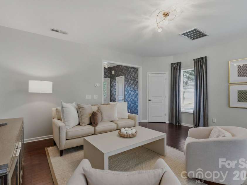 2403 Diplomat Lane, Charlotte, NC 28210.  MLS# CAR4387067, YatesRealty ID 2005. 