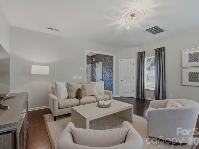 2403 Diplomat Lane, Charlotte, NC 28210.  MLS# CAR4387067, YatesRealty ID 2005. 