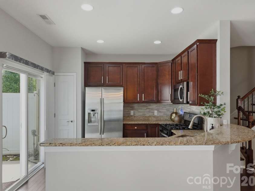 2403 Diplomat Lane, Charlotte, NC 28210.  MLS# CAR4387067, YatesRealty ID 2005. 