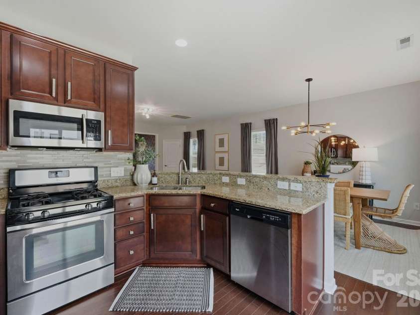 2403 Diplomat Lane, Charlotte, NC 28210.  MLS# CAR4387067, YatesRealty ID 2005. 