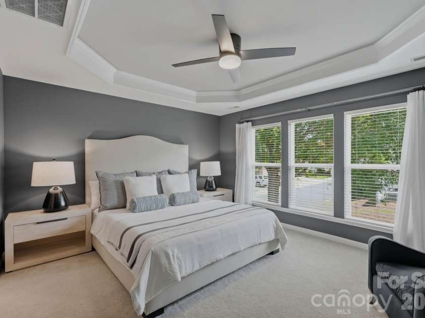 2403 Diplomat Lane, Charlotte, NC 28210.  MLS# CAR4387067, YatesRealty ID 2005. 