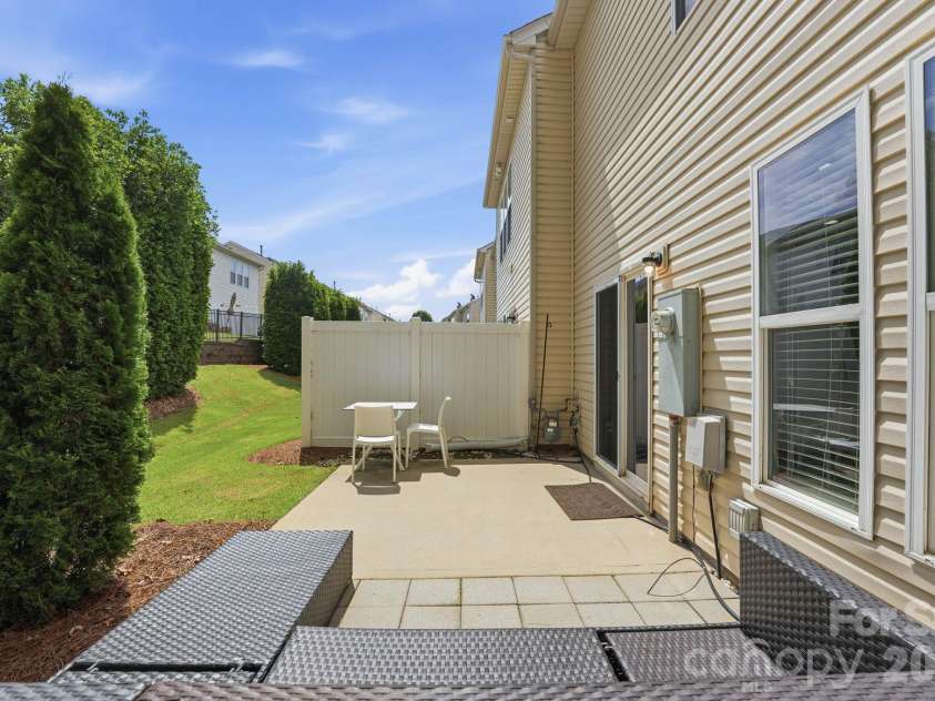 2403 Diplomat Lane, Charlotte, NC 28210.  MLS# CAR4387067, YatesRealty ID 2005. 